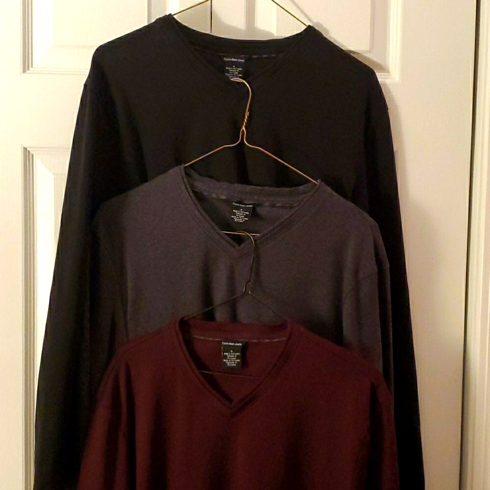 Set of 3 Calvin Klein Mens v-neck LS tees - EUC!!